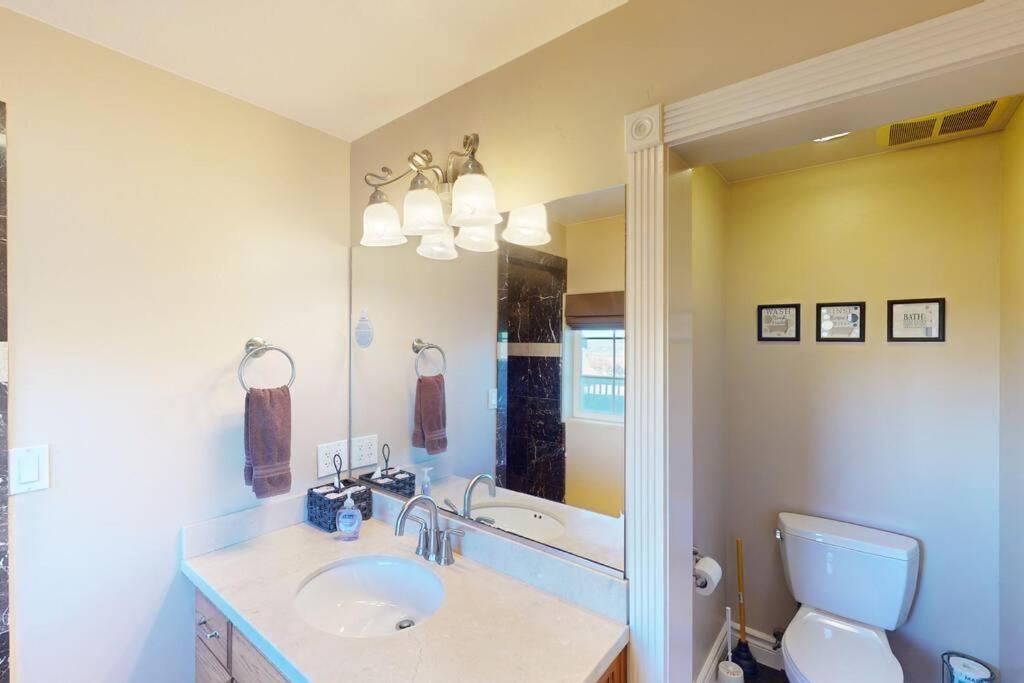 Tacit Shadow Resort Shangri-La King Suite, Gym, Coffee Bar, Hot-Tub, Free Laundry, Food Available Parowan Esterno foto