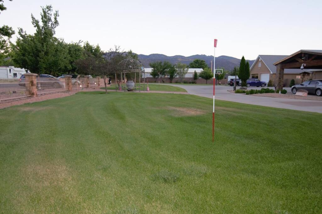 Tacit Shadow Resort Shangri-La King Suite, Gym, Coffee Bar, Hot-Tub, Free Laundry, Food Available Parowan Esterno foto