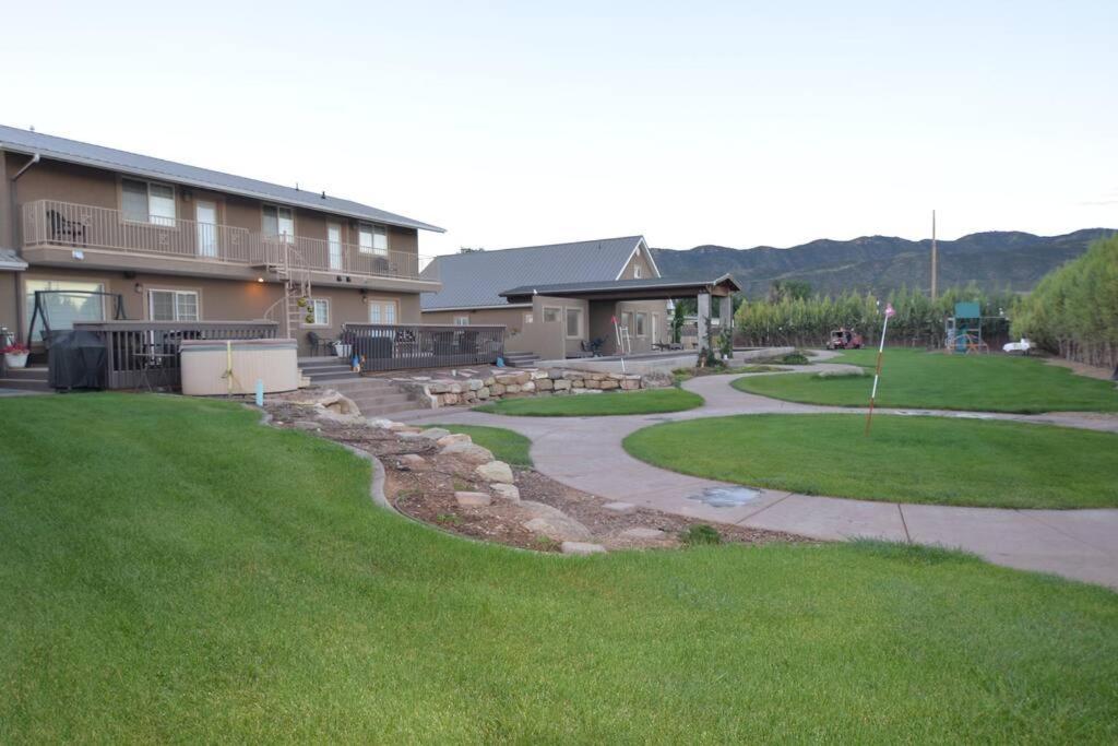 Tacit Shadow Resort Shangri-La King Suite, Gym, Coffee Bar, Hot-Tub, Free Laundry, Food Available Parowan Esterno foto