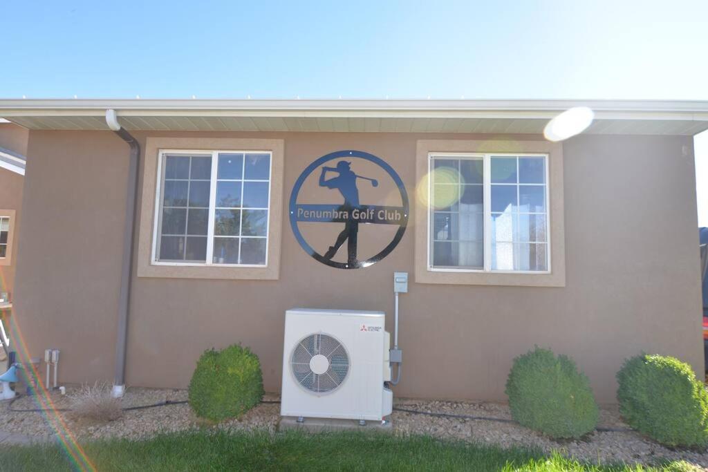 Tacit Shadow Resort Shangri-La King Suite, Gym, Coffee Bar, Hot-Tub, Free Laundry, Food Available Parowan Esterno foto