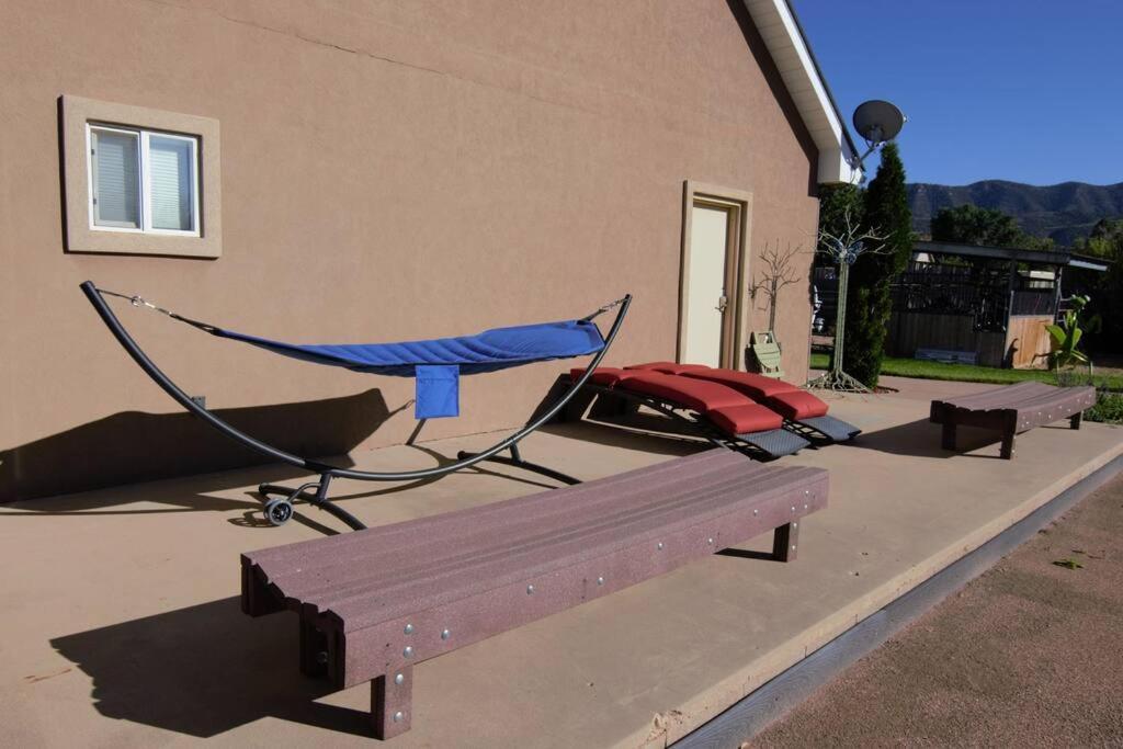 Tacit Shadow Resort Shangri-La King Suite, Gym, Coffee Bar, Hot-Tub, Free Laundry, Food Available Parowan Esterno foto